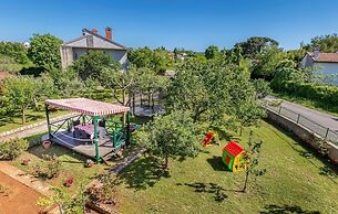 Amazing Home in Fazana With 3 Bedrooms and Wifi