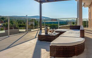 Nice Home in Dubrava kod Sibenika With Outdoor Swimming Pool, Wifi and