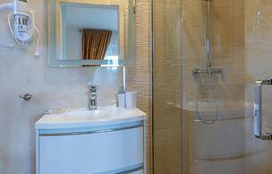 Nice Home in Dubrava kod Sibenika With Outdoor Swimming Pool, Wifi and