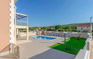 Nice Home in Dubrava kod Sibenika With Outdoor Swimming Pool, Wifi and