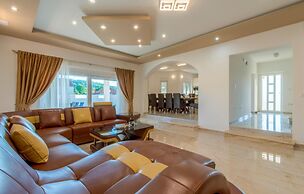 Nice Home in Dubrava kod Sibenika With Outdoor Swimming Pool, Wifi and