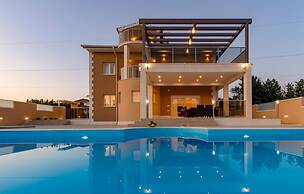 Nice Home in Dubrava kod Sibenika With Outdoor Swimming Pool, Wifi and