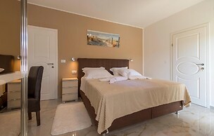 Nice Home in Dubrava kod Sibenika With Outdoor Swimming Pool, Wifi and