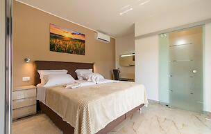 Nice Home in Dubrava kod Sibenika With Outdoor Swimming Pool, Wifi and