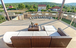 Nice Home in Dubrava kod Sibenika With Outdoor Swimming Pool, Wifi and