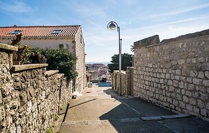 Stunning Apartment in Dubrovnik With Wifi and 2 Bedrooms