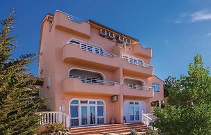 Amazing Home in Dramalj With Wifi, 2 Bedrooms and Outdoor Swimming Poo