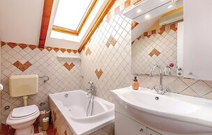 Amazing Home in Dramalj With Wifi, 2 Bedrooms and Outdoor Swimming Poo