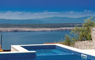 Amazing Home in Dramalj With Wifi, 2 Bedrooms and Outdoor Swimming Poo