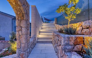 Amazing Home in Dramalj With Wifi, 2 Bedrooms and Outdoor Swimming Poo