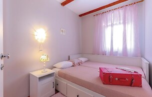 Amazing Home in Dramalj With Wifi, 2 Bedrooms and Outdoor Swimming Poo