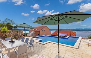 Amazing Home in Dramalj With Wifi, 2 Bedrooms and Outdoor Swimming Poo