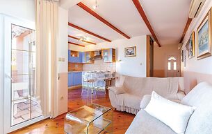 Amazing Home in Dramalj With Wifi, 2 Bedrooms and Outdoor Swimming Poo