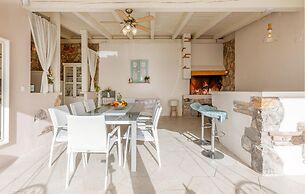 Amazing Home in Dramalj With Wifi, 2 Bedrooms and Outdoor Swimming Poo