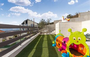 Amazing Home in Dramalj With Wifi, 2 Bedrooms and Outdoor Swimming Poo