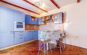 Amazing Home in Dramalj With Wifi, 2 Bedrooms and Outdoor Swimming Poo