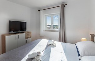 Stunning Apartment in Fazana With 2 Bedrooms and Wifi
