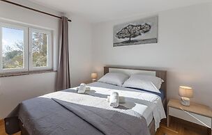 Stunning Apartment in Fazana With 2 Bedrooms and Wifi