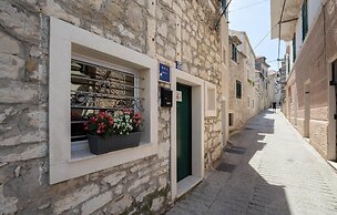 Beautiful Home in Split With Wifi and 4 Bedrooms