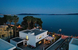 Beautiful Home in Kastel Stari with Hot Tub, Sauna & Outdoor Swimming 