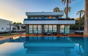 Beautiful Home in Kastel Stari with Hot Tub, Sauna & Outdoor Swimming 