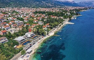 Beautiful Home in Kastel Stari with Hot Tub, Sauna & Outdoor Swimming 