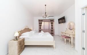 Beautiful Home in Kastel Stari with Hot Tub, Sauna & Outdoor Swimming 