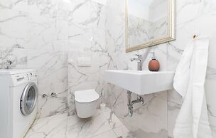 Beautiful Home in Kastel Stari with Hot Tub, Sauna & Outdoor Swimming 