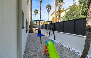 Beautiful Home in Kastel Stari with Hot Tub, Sauna & Outdoor Swimming 