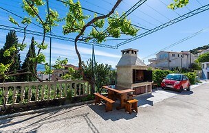 Nice Apartment in Duce With 2 Bedrooms and Wifi