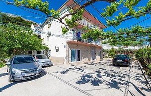 Nice Apartment in Duce With 2 Bedrooms and Wifi