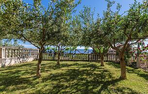 Nice Apartment in Duce With 2 Bedrooms and Wifi