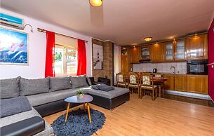 Nice Apartment in Duce With 2 Bedrooms and Wifi