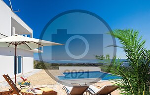 Beautiful Home in Prgomet With 3 Bedrooms, Wifi and Outdoor Swimming P