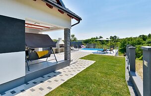 Awesome Home in Varazdin Breg With 2 Bedrooms, Wifi and Outdoor Swimmi