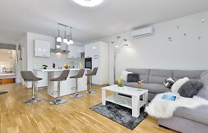 Awesome Home in Varazdin Breg With 2 Bedrooms, Wifi and Outdoor Swimmi