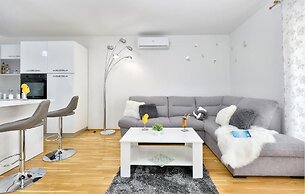 Awesome Home in Varazdin Breg With 2 Bedrooms, Wifi and Outdoor Swimmi