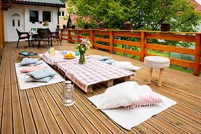 Immaculate 4-bed Cottage in Kolasin / Montenegro