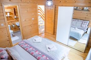 Immaculate 4-bed Cottage in Kolasin / Montenegro