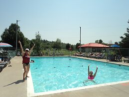 Great Blue Resorts - Golden Beach Resort