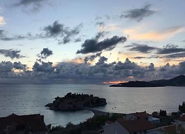 Panorama View 2-bed Apartment in Sutomore