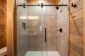 Creekside Manor Too 2 Bedroom Cabin by RedAwning