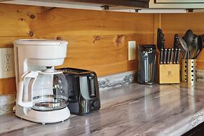 Creekside Manor 3 Bedroom Cabin by RedAwning