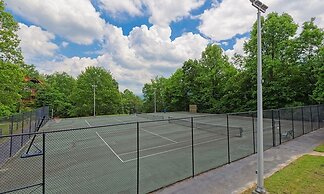 Creekside Manor 3 Bedroom Cabin by RedAwning