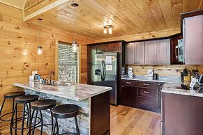 Creekside Manor 3 Bedroom Cabin by RedAwning