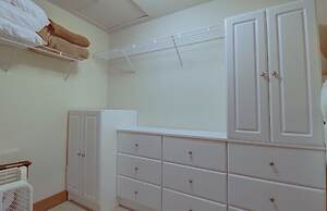 Spacious Town Home, Short Walk to Lifts, Private Hot Tub - 144C by Red