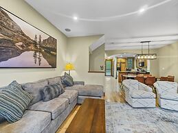 Spacious Town Home, Short Walk to Lifts, Private Hot Tub - 144C by Red