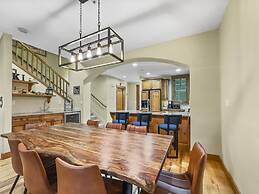 Spacious Town Home, Short Walk to Lifts, Private Hot Tub - 144C by Red