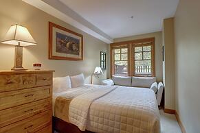 Spacious Town Home, Short Walk to Lifts, Private Hot Tub - 144C by Red