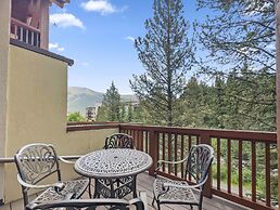 Spacious Town Home, Short Walk to Lifts, Private Hot Tub - 144C by Red